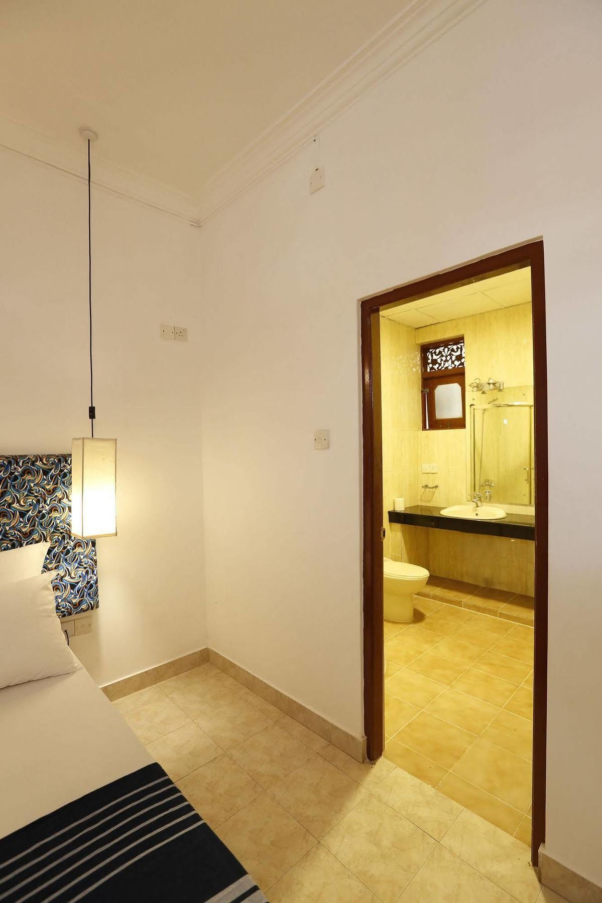The Reef Beach Hotel Negombo Exterior photo